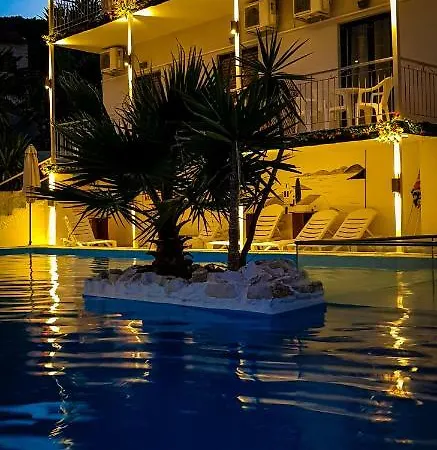 Aragorn Hotel Moraḯtika